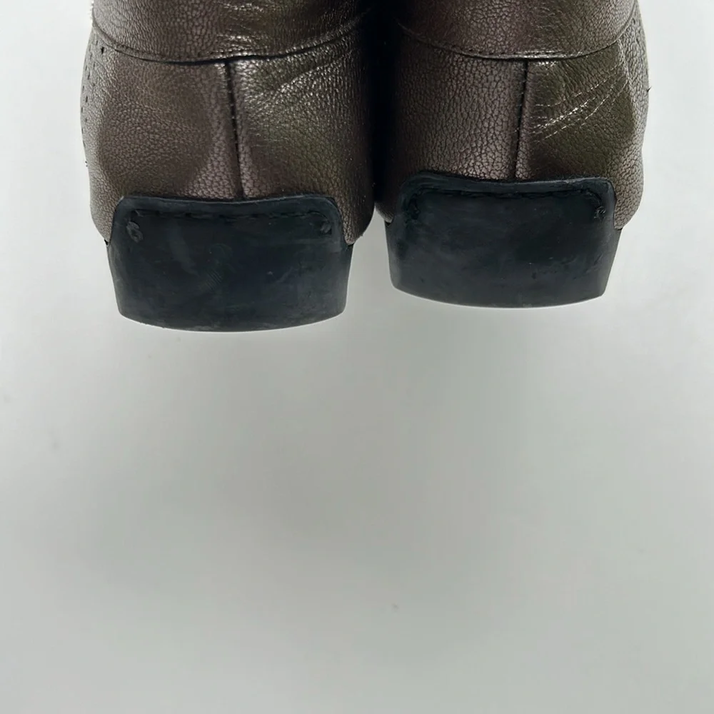 Stuart Weitzman metallic loafers perforated size 8 M little to no signs of wear
